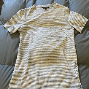 Banana republic tshirt